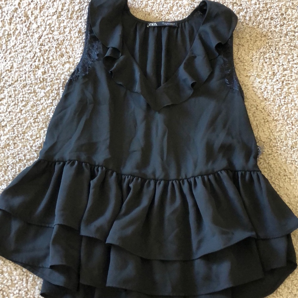 Zara tank blouse/ Size Small/ black with lace detail